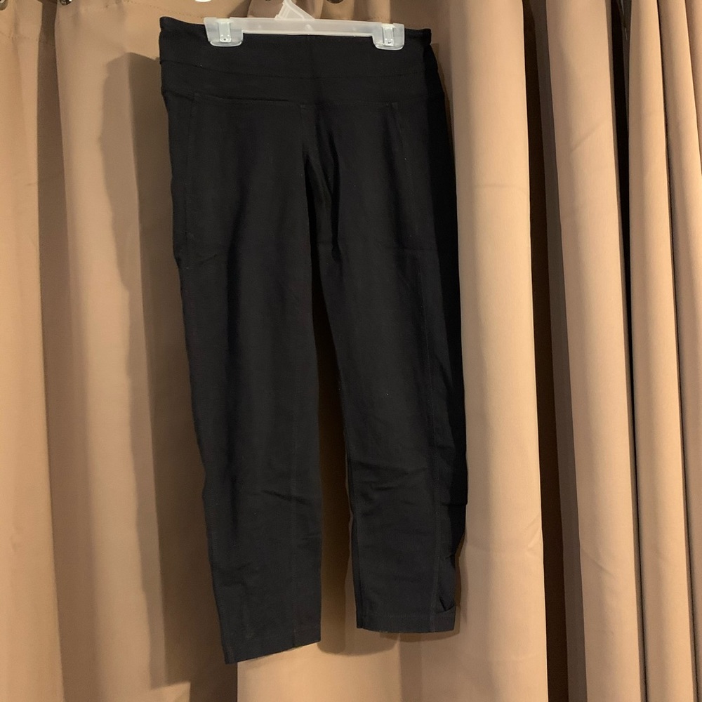 Athleta Black Cropped Legging